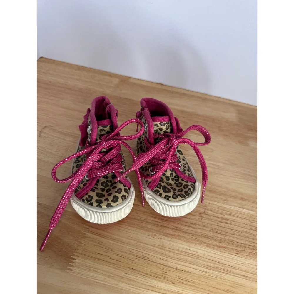 Genuine Kids from OshKosh Toddler Leopard Print‎ Sneakers – Size 3